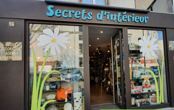SECRETS D'INTERIEUR SECRETS D'INTERIEUR
