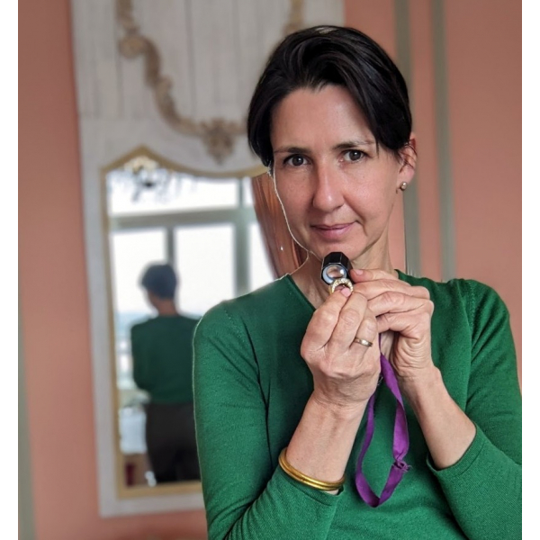 Camille Dutot, expert en objets d'art | Et si cette année, vous vendiez aux enchères ? Camille Dutot, expert en objets d'art | Et si cette année, vous vendiez aux enchères ?